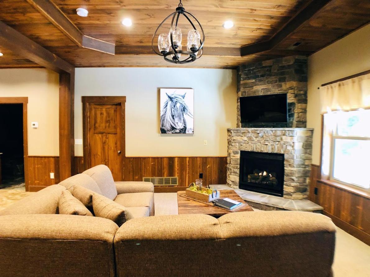 Sojourner's Lodge&Log Cabin Suites Dundee Extérieur photo