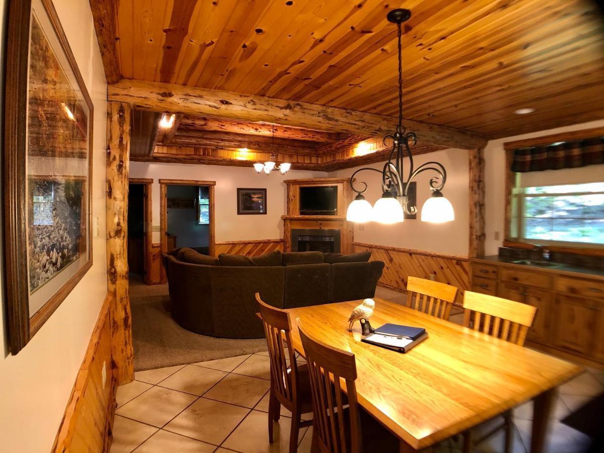 Sojourner's Lodge&Log Cabin Suites Dundee Extérieur photo