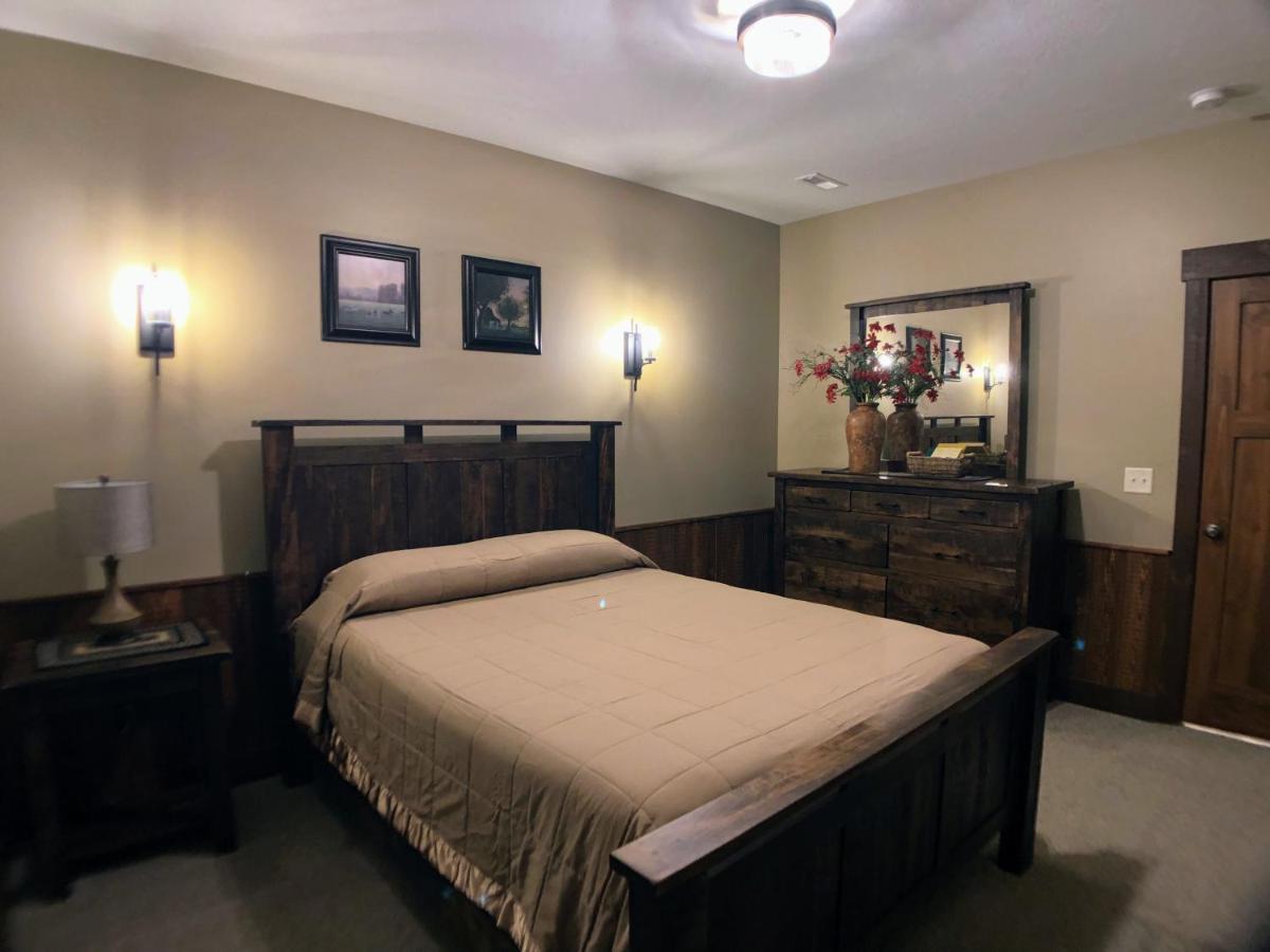 Sojourner's Lodge&Log Cabin Suites Dundee Extérieur photo