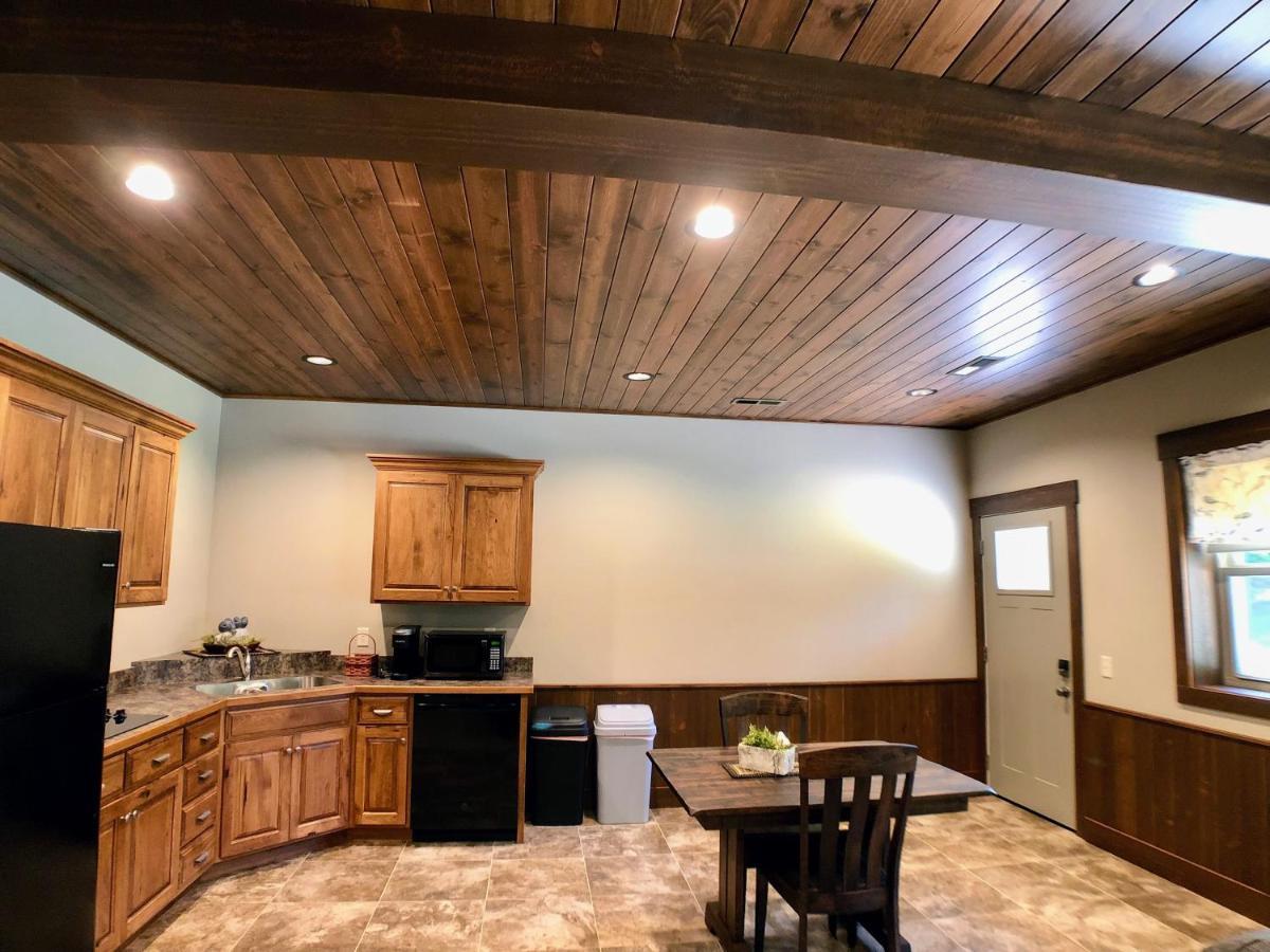 Sojourner's Lodge&Log Cabin Suites Dundee Extérieur photo