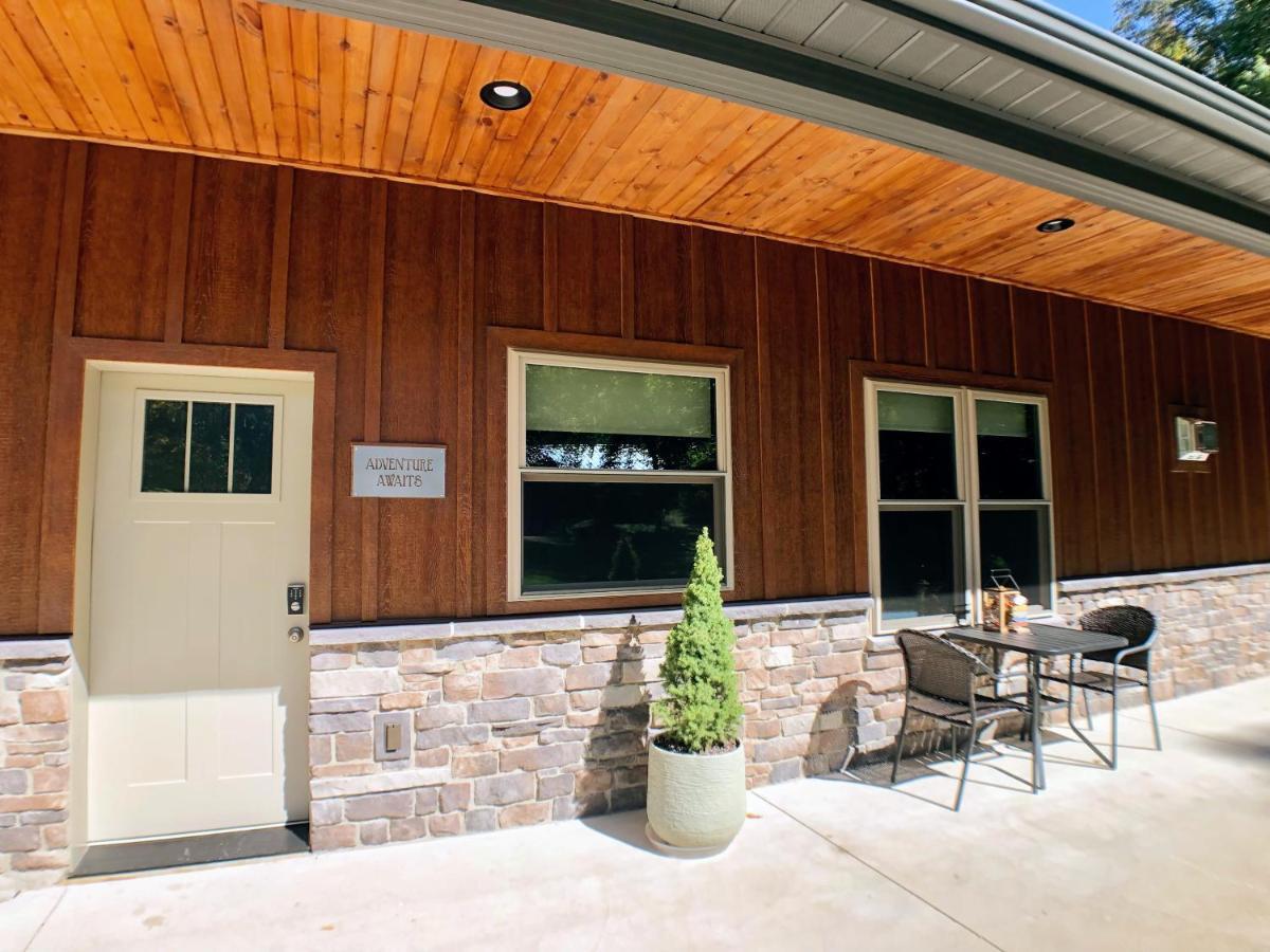 Sojourner's Lodge&Log Cabin Suites Dundee Extérieur photo