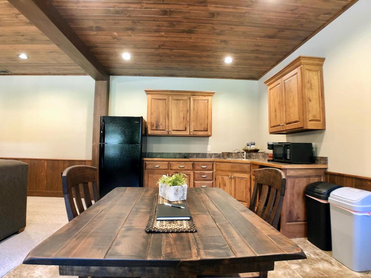 Sojourner's Lodge&Log Cabin Suites Dundee Extérieur photo