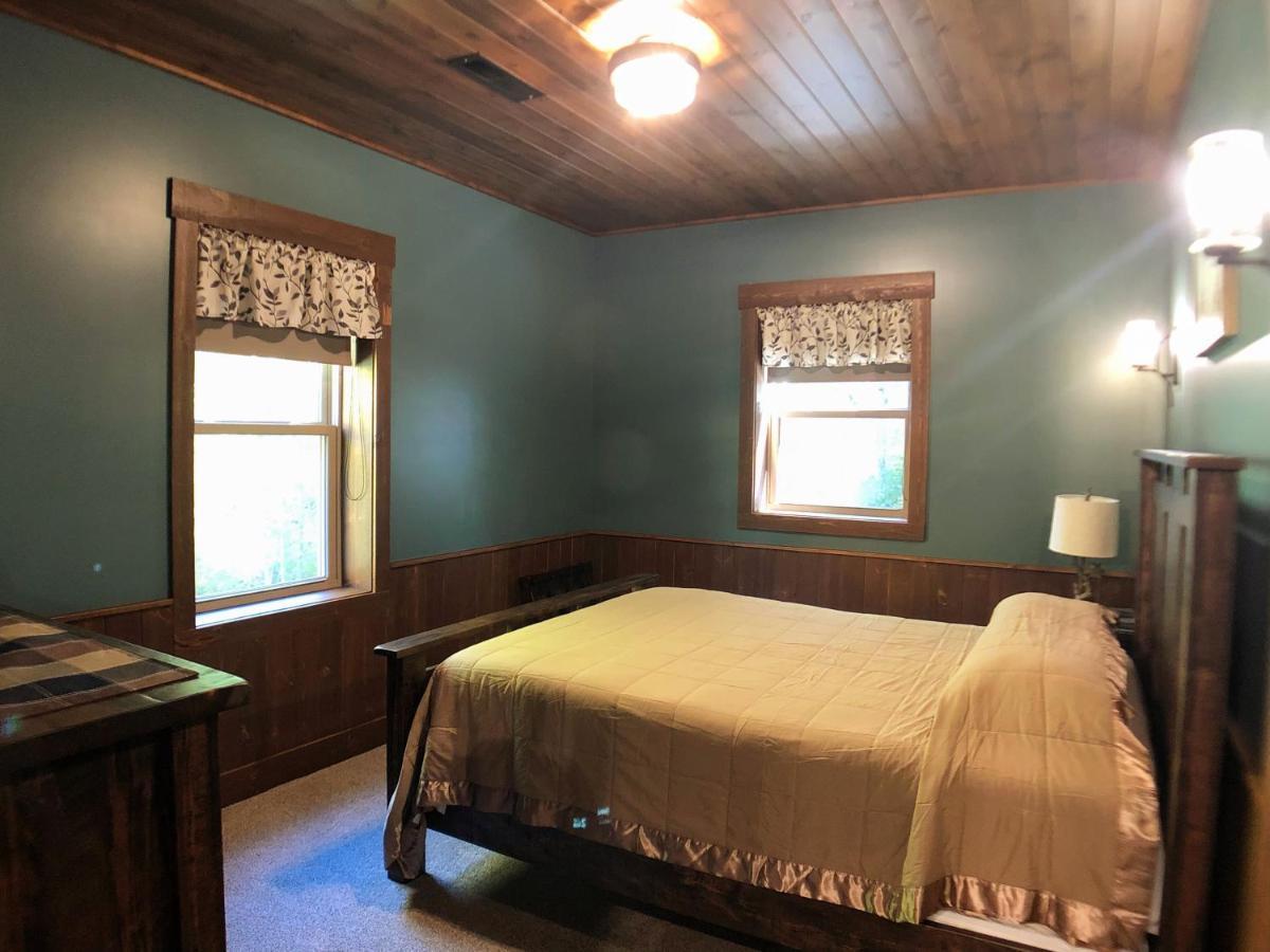 Sojourner's Lodge&Log Cabin Suites Dundee Extérieur photo